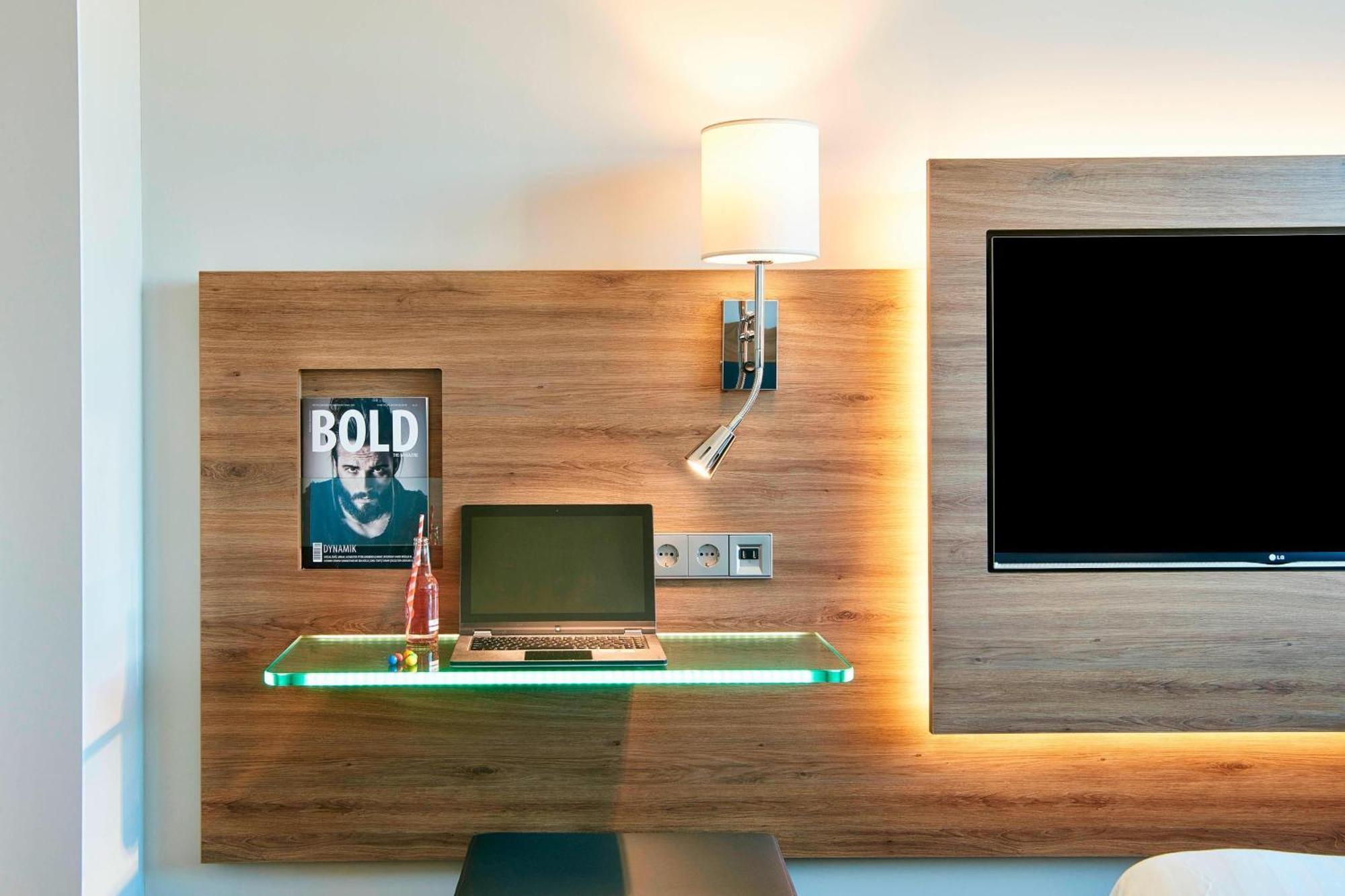 Moxy Stratford 4* Лондон