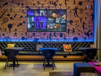 Отель Moxy Stratford 4*