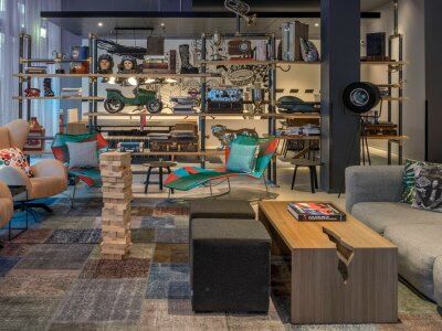 Moxy Stratford Отель